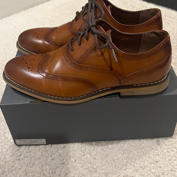 Stacy Adams Kids Brown Leather Dress Shoes - Picture 2 of 6